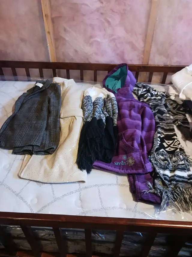 Clothes for Girls Gymboree, The Children Place size 10 in Kids & Youth in Calgary - Image 5