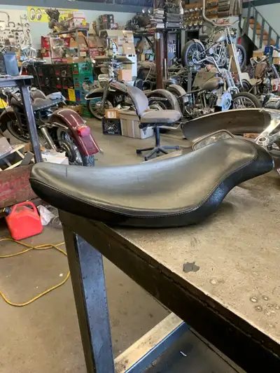 Harley solo seat , was on 1990 sportster fits 82-03 $150.00 Jason 416 418 2762