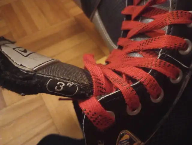 Patins pour jeune, taille 3 in Skates & Blades in City of Montréal - Image 3