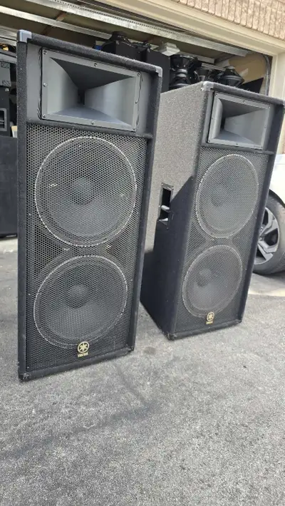 pair of Yamaha passive speakers, S215v. Excellent condition , View more