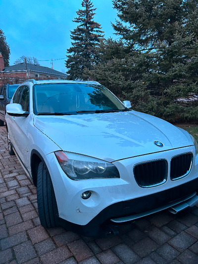 Selling 2012 bmw  X1 as asis with low km