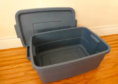 Rubbermaid Roughneck storage tote., View more