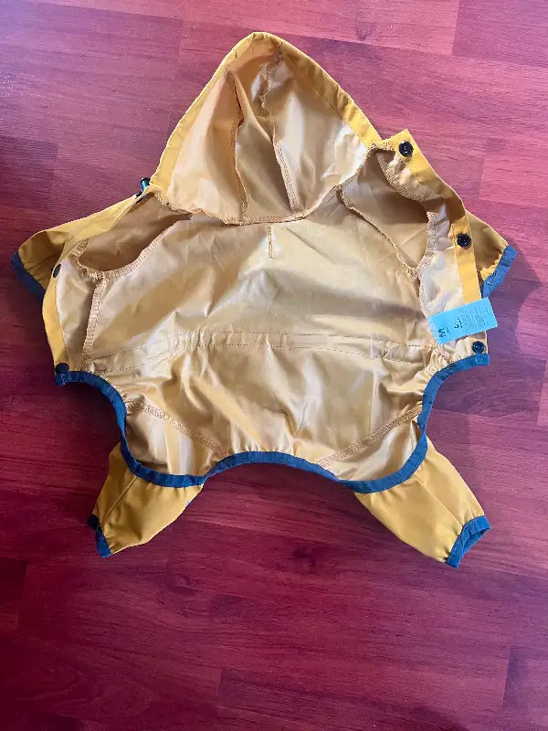 New Small Dog Waterproof Raincoat with Hood with Reflective Stra in Accessories in Vancouver - Image 5