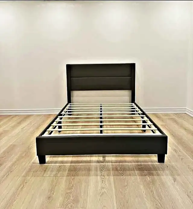 Cadre de lit Queen – Propre in Beds & Mattresses in City of Montréal - Image 2
