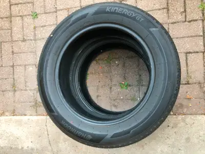 Four 215 60 R 17 Hankook all season / summer tires for sale!! Made in USA, 80% tread left! No leak n...