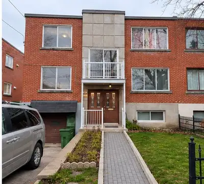 ### Français **Appartement 3 chambres à louer – 5183 Montclair – 2 000 $/mois** Superbe **appartemen...