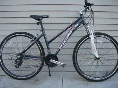 Schwinn GTX 2 Women's 700c Hybrid Bike, View more