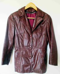 JK28Woman’s Brown Leather Jacket Size Small