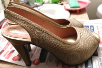 D' Carol women leather peel toe heels size 37