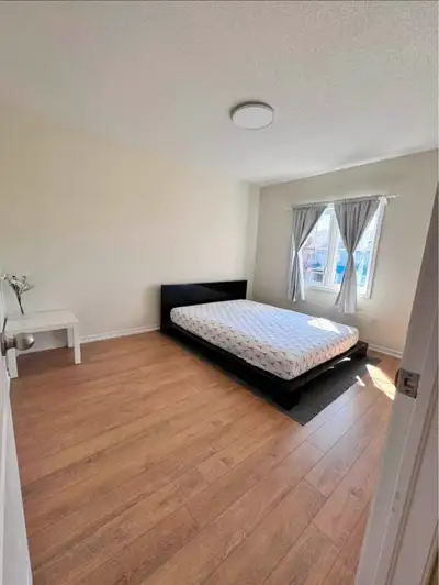 Private Room for Rent in Whitby – Available Now We’re looking for a friendly 1 person to rent a priv...
