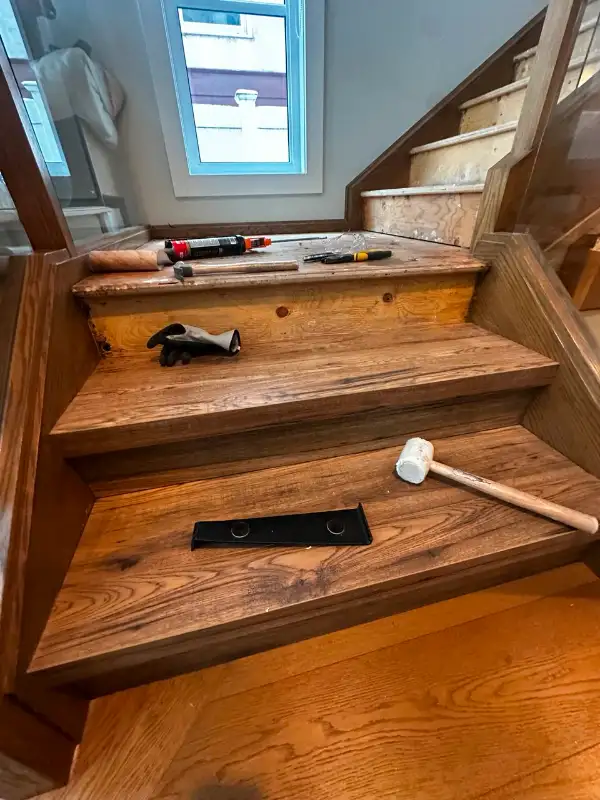 Vinyl &Hardwood floor installation 1.25 $ sqft Vancouver Suborbs62865711146883123
