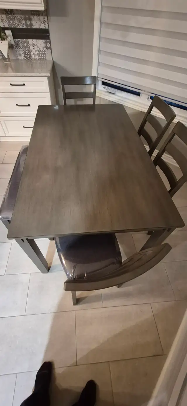 Dining Table Set in Dining Tables & Sets in Ottawa - Image 4