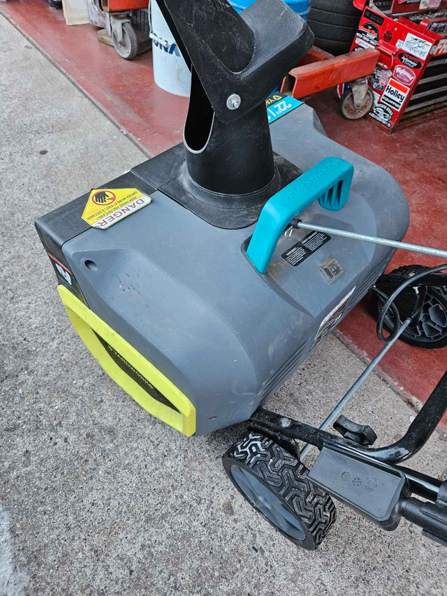 Electric Snow Blower  in Snowblowers in Calgary