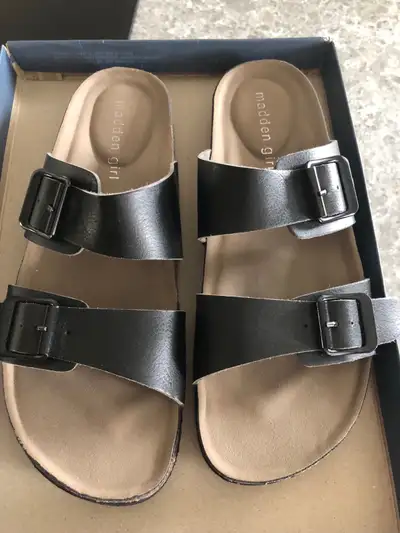 Ladies size 7  Sandals- new condition , View more