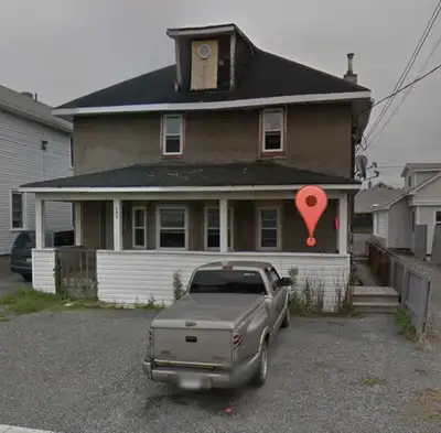 For Rent: 382 Frood Rd – Unit 3, a spacious and well-maintained 2-bedroom apartment available Januar...