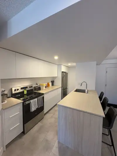 3 1/2 à louer – TOUT INCLUS (chauffage, électricité, internet, 2 stationnements sous-terrains et 5 é...
