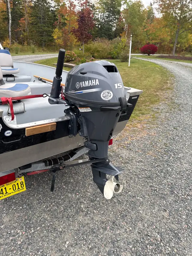 Lund 14 foot w/trailer in Powerboats & Motorboats in Cape Breton - Image 3