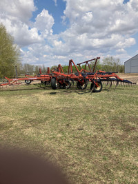 CP745 morris NH3 equipped cultivator 
