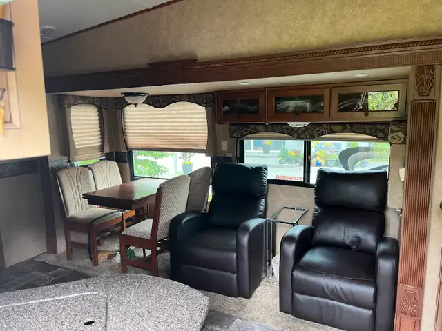 2012 Greystone by Heartland 5th wheel in RVs & Motorhomes in Tricities/Pitt/Maple - Image 6