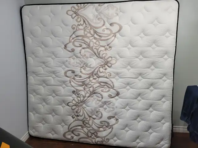 King Size Mattress in Beds & Mattresses in Oakville / Halton Region - Image 2