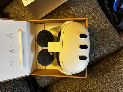 Casque de réalité virtuelle Meta, Quest 3, 512, giga 4K. À vendre peut-être accepte les échanges