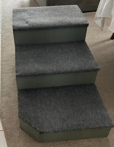 Hand made Dog Stair 3 step , never used Dimensions: 18-3/4" high, 23-1/16" wide, Steps are 15" long...