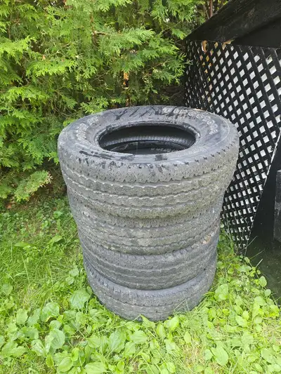 4x pneus 275-70-r18 firestone..240$ a st-damien.