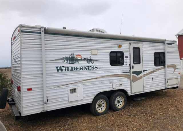 Wilderness Lite 25 Foot Camper for Sale in Travel Trailers & Campers in Grand Bend - Image 2
