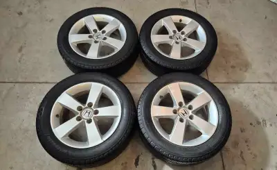 Honda Civic alloy whells with Michelin Defender all season tires, good condition 8/32 nds. 5X114.3 b...