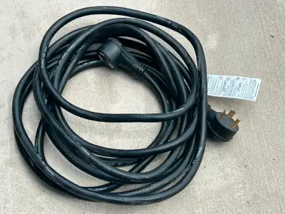 Camco RV Trailer 25 foot Extension Cord 30 Amp Heavy duty 10 gauge wire One end is 30A male / other...