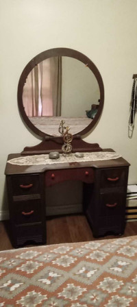 Antique Vanity Dresser With Mirror 