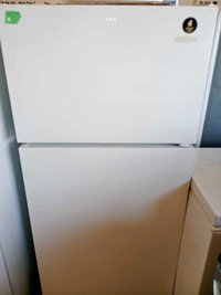 28”  Frigidaire refrigerator 100%working