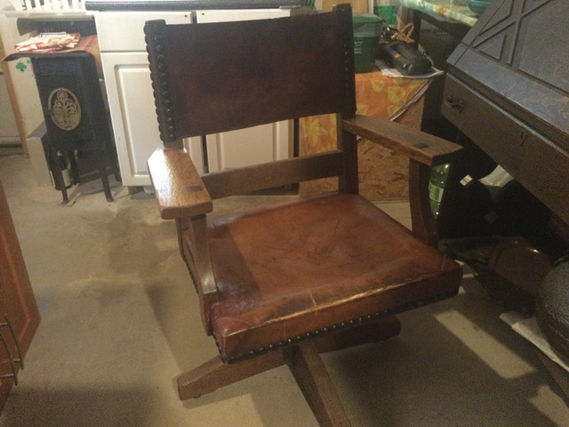 Arts and Crafts Gilson Oak Leather Swivel Office Chair, c.1910 in Arts & Collectibles in Edmonton - Image 3