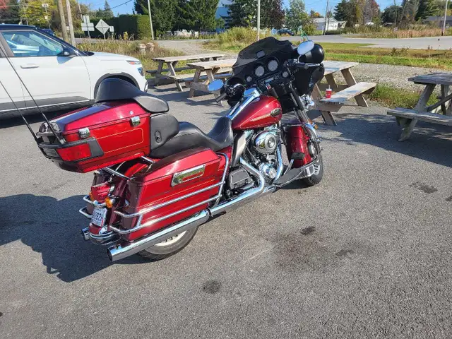 Harley-Davidson FLHTCU 2010 in Touring in West Island - Image 5