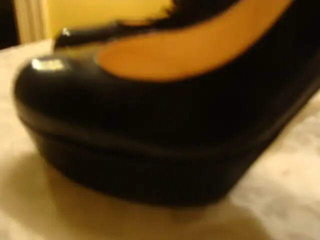 Souliers de marque Guess, en cuir vernis, pointure 8.5 in Women's - Shoes in Laval / North Shore - Image 8