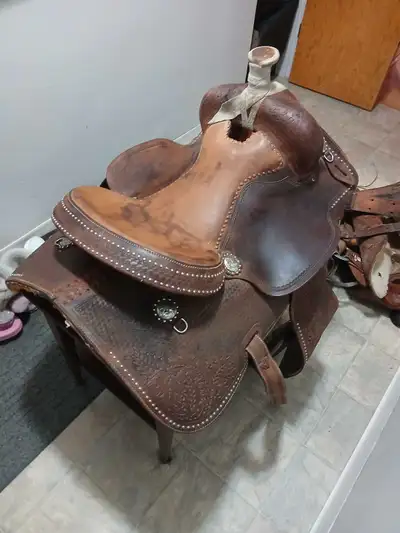 2 Saddles for sale, View more