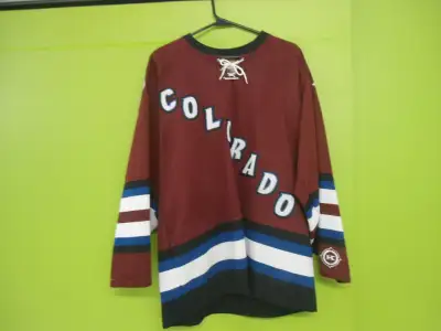 Colorado Avalanche Jersey Size Medium, View more