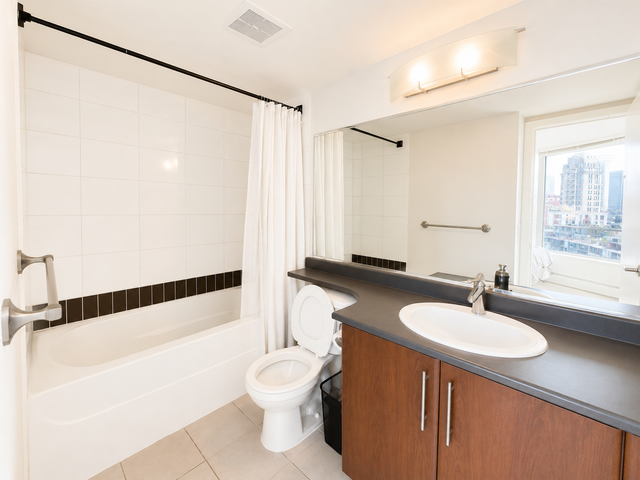 FURNISHED PRIVATE ROOM FOR RENT DOWNTOWN VANCOUVER FOR NEWCOMERS in Room Rentals & Roommates in Vancouver - Image 16