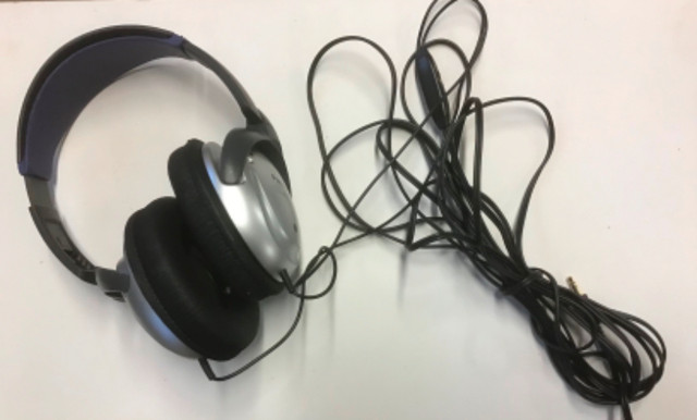 Panasonic Stereo Monitor Headphones RP-HT455 in General Electronics in Bridgewater - Image 4