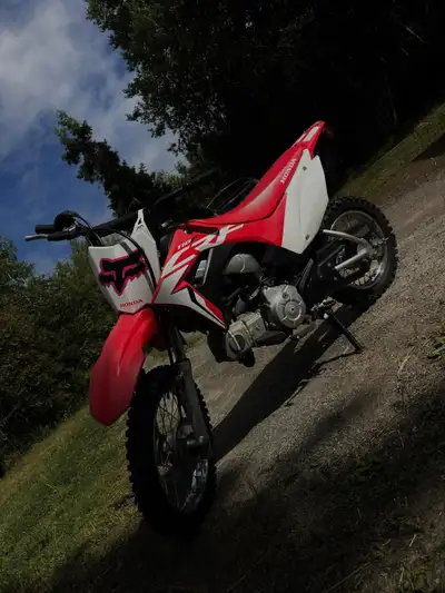 2020 crf 110 hardly ridden only 40hrs, runs and drives prefect just no time for it, comes with owner...
