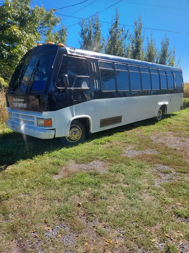 limousine autobus party bus  1991 25 passager in RVs & Motorhomes in West Island - Image 7