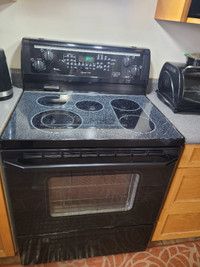 Whirlpool stove for sale in good condition the only problem is t