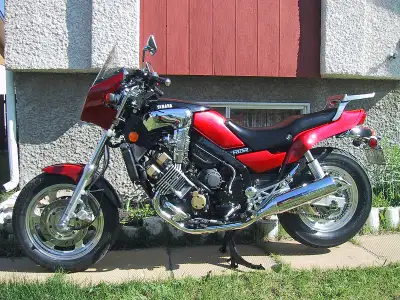 For sale is my 1986 Yamaha Fazer FZX750S. It is totally original down to the original chain. I am th...
