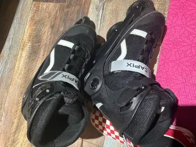 CAPIX MENS SIZE 9 INLINE SKATES, View more