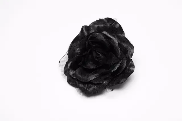 Fleur noir avec dentelle 4’’ (neuve) in Costumes in Sherbrooke - Image 2