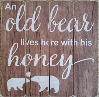 Rustic "Old Bear" Wall Hanging Plaque - brand new