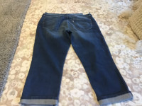 Women’s Levis jeans