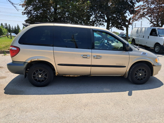 Used 2001 Dodge Caravan for Sale in Cars & Trucks in City of Toronto - Image 3