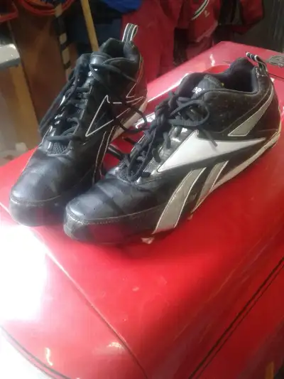 Souliers Sports., View more