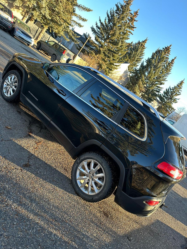 2016 jeep cherokee limited  in Cars & Trucks in Calgary